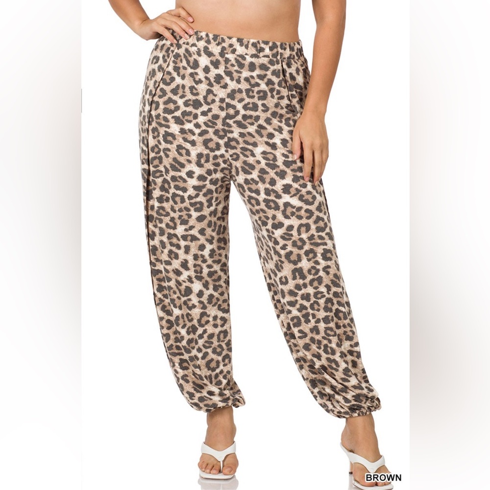 NWT! PLUS LEOPARD SPLIT SIDE ELASTIC WAISTBAND SOFT COZY PANTS JOGGER - Picture 4 of 4